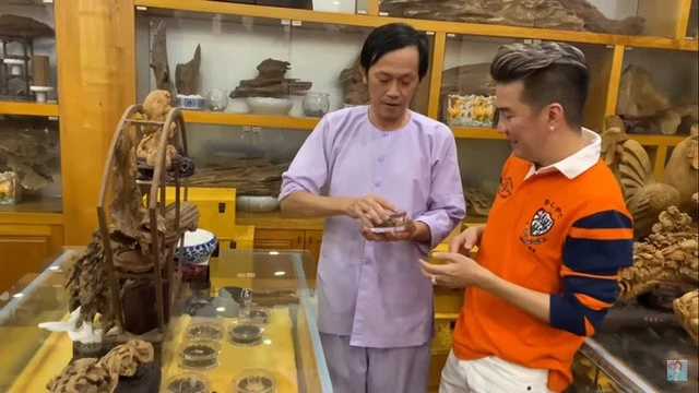 Căn phòng trầm hương trị giá cả trăm tỷ của Hoài Linh