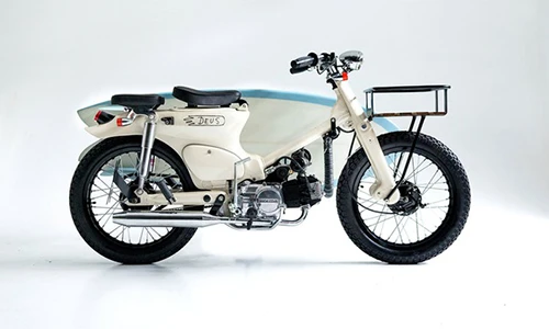 Honda Super Cub C70 độ của dân chơi lướt sóng