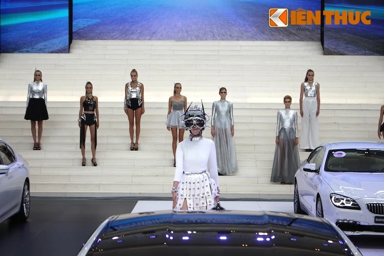 Dàn mẫu Tây “vô hồn” tại BMW World Vietnam 2016