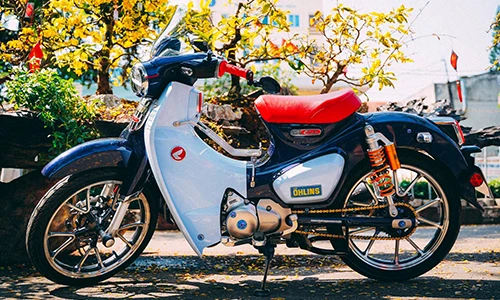 "Soi" Xe máy Honda Super Cub độ hơn 200 triệu tại Đồng Nai