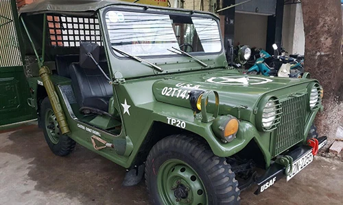 Cận cảnh xe ôtô Jeep giá chỉ 150 triệu đồng ở Hà Nội