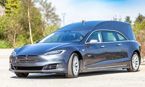 Xe tang Tesla Model S “hàng độc” chào bán tới 5,1 tỷ