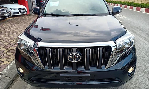 Toyota Land Cruiser Prado dùng 3 năm, giá 1,9 tỷ ở Hà Nội