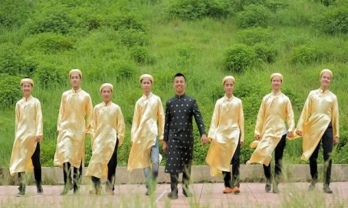 Chùm ảnh Lễ ăn hỏi của Chí Anh và vợ kém 20 tuổi