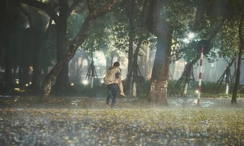 Dân mạng thích thú khoe ảnh tâm trạng Hà Nội đêm gió mùa về 