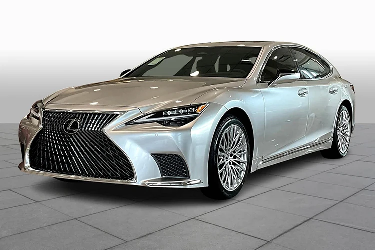 Lexus LS ngừng bán vì "siêu ế ẩm" cả năm bán chỉ 3 chiếc
