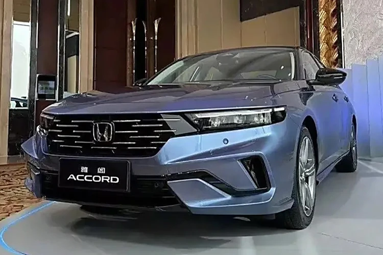 Honda Accord 2026 ra mắt, chạy 106 km không "ăn" 1 giọt xăng
