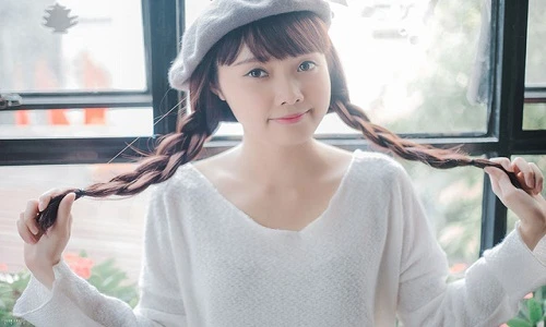 Hot girl sư phạm xinh đẹp bị nhầm là gái Nhật