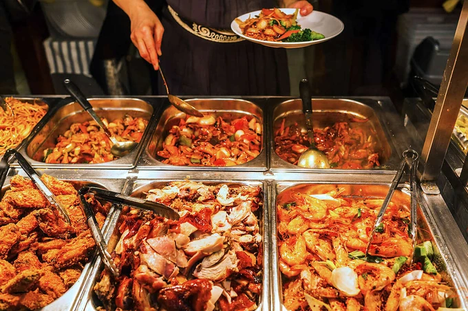 Vén màn sự thật những “lời đồn” về nhà hàng buffet
