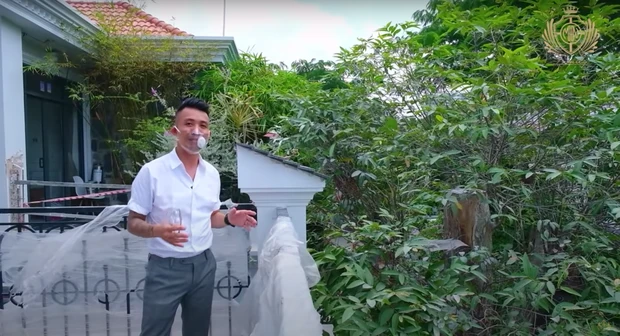 Bên trong biệt thự mới Minh Nhựa “xuống tiền” chỉ để làm chỗ cất xe