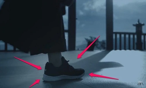 Giới trẻ phát cuồng đôi giày Sơn Tùng MTP diện trong “Lạc Trôi” 