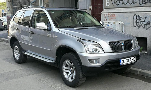 Xe SUV SCEO TQ “nhái trắng trợn” BMW X5