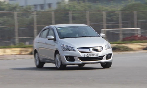 "Xe ế" Suzuki Ciaz giá chỉ 488 triệu tại Việt Nam