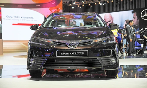 Cận cảnh Toyota Altis 2017 giá từ 702 triệu tại VN