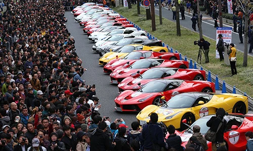 100 siêu “ngựa Ý” Ferrari tung vó trên đất Nhật
