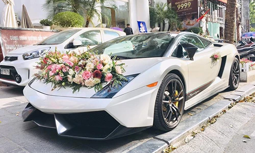 "Siêu bò" Lamborghini Gallardo Superleggera rước dâu ở Hà Nội