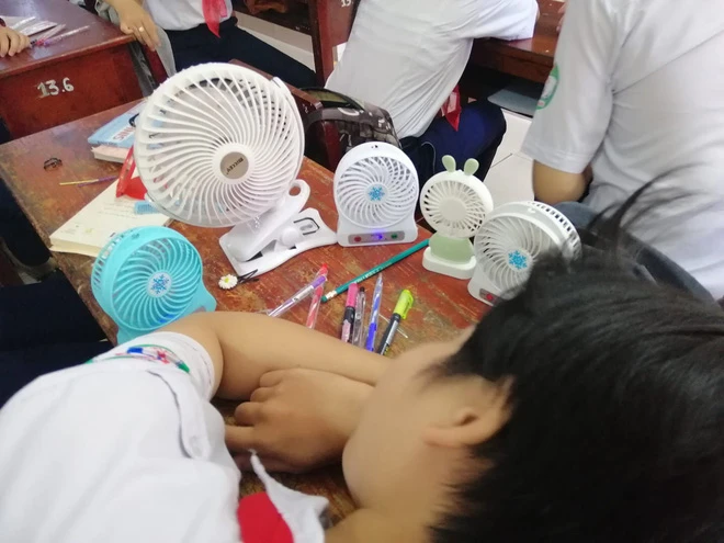 Chiêu tránh nóng "bá đạo" thời 4.0 của hội học sinh