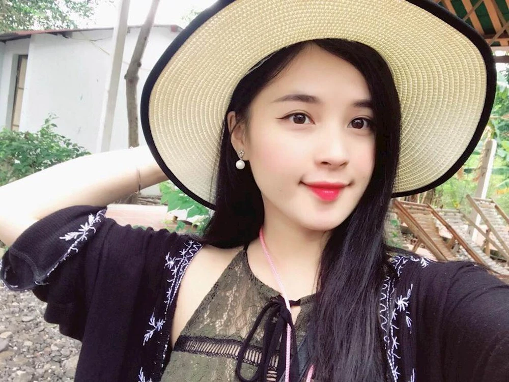 Hot girl dân tộc Tày khoe nhan sắc lạ sau khi chia tay Trọng Đại