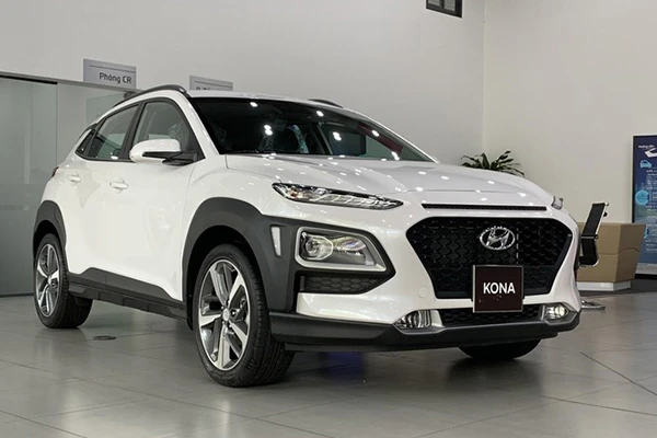 Hyundai Kona giảm gần 20 triệu tại Việt Nam, "đấu" Kia Seltos