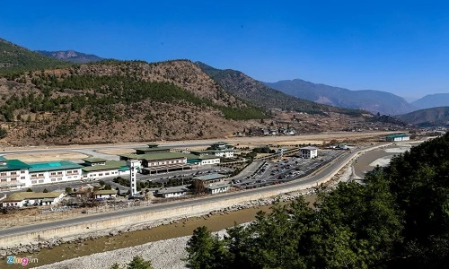 Hang hổ' trên vách đá cao hơn 3.000 m ở Bhutan