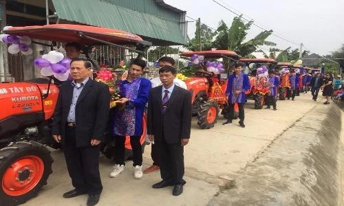 Lễ ăn hỏi rước lễ bằng máy cày vui nhất vịnh Bắc Bộ