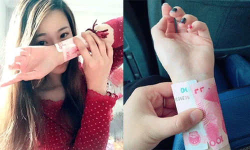 Dân mạng lại phát sốt với thử thách “Tiền cuộn cổ tay”