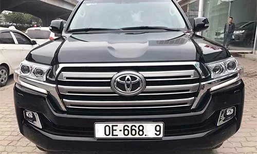 “Soi” Toyota Land Cruiser XV 2016 gần 4 tỷ tại Hà Nội