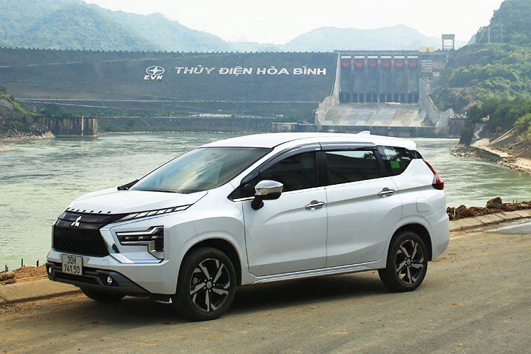 Top ôtô bán chạy nhất Việt Nam - Mitsubishi Xpander vững ngôi "vua doanh số"