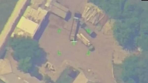 Nhưng trong số 12 bệ phóng HIMARS được Mỹ được chuyển giao cho Ukraine, chỉ có 5 bệ phóng còn hoạt động. Trong ngày hôm qua, thêm hai xe phóng tên lửa HIMARS được bổ sung vào danh sách bốn xe phóng Himars bị phá hủy trước đó, cùng một xe được nhìn thấy được chuyển từ Donbass đến Ba Lan. Như vậy hiện tại Quân đội Ukraine chỉ còn 5 bệ phóng HIMARS.