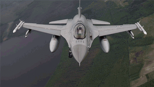 Trước hết, F-16 ban đầu được thiết kế cho các cuộc không chiến trong Chiến tranh Lạnh, và radar cùng thiết bị điện tử của nó không thể sánh được với hệ thống phòng không thế hệ mới của quân đội Nga.