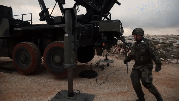 Trước đòn không kích của Nga, Ukraine đang tiếp tục xin thêm hệ thống tên lửa Patriot. Loại vũ khí phòng thủ này, cũng là vũ khí “quốc bảo” của Mỹ, đã được 3 quốc gia cung cấp cho Ukraine là Mỹ, Hà Lan và Đức. Chức năng chính của nó là đánh chặn và tiêu diệt tên lửa hành trình và các vật thể bay trên không. 