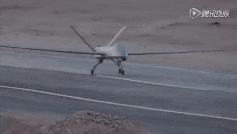 Algeria đã mất ba UAV CH-4B chỉ trong vài tháng, do trục trặc kỹ thuật nghiêm trọng; trong đó hai chiếc bị rơi trong các cuộc thử nghiệm sơ bộ, với sự điều khiển trực tiếp của các kỹ sư Trung Quốc. Tình hình được mô tả là nghiêm trọng hơn, do phía Trung Quốc từ chối thực hiện bất kỳ công việc hậu mãi và hỗ trợ kỹ thuật nào cho khách hàng; thậm chí không có dịch vụ nào có sẵn theo thông lệ bán hàng quốc tế.