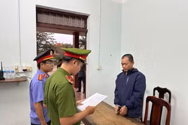 Khởi tố bị can dùng dao tấn công vợ tại nhà riêng ở Đà Nẵng
