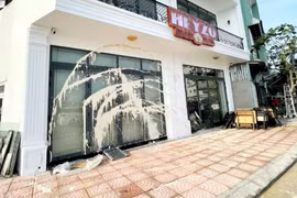 Gia Lai: Điều tra vụ căn nhà bị tạt sơn sau ngày khai trương nhà hàng