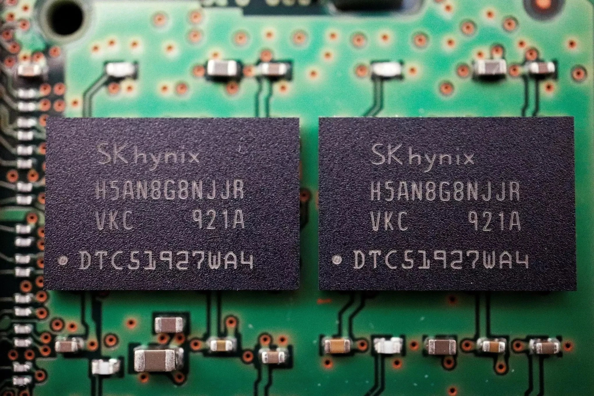 [VIDEO] CEO SK Hynix cảnh báo khủng hoảng chip nhớ đỉnh điểm 2027