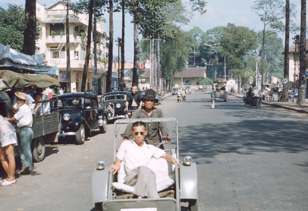Ảnh màu hiếm có về cuộc sống ở Sài Gòn năm 1954 (2)