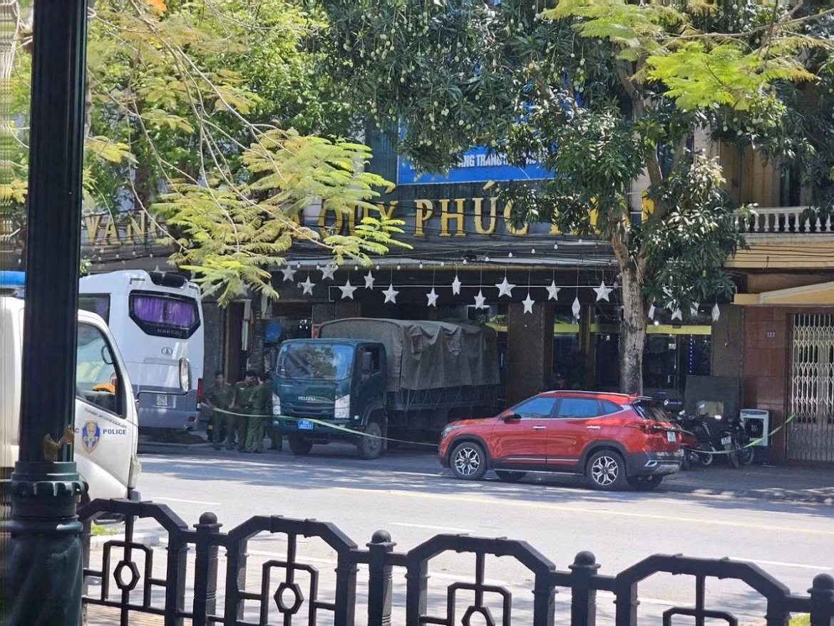 Công ty vàng bạc đá quý Phúc Thành là một trong những công ty vàng bạc lớn, hoạt động lâu năm tại TP Nam Định, tỉnh Nam Định cũ
