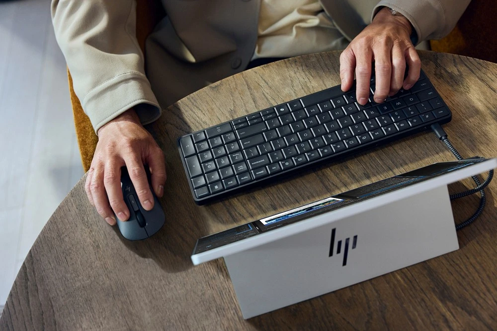 HP gây sốc với PC giấu trong bàn phím tại CES 2026