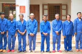 Liều lĩnh cưa đầu đạn, lấy hàng chục kg thuốc nổ TNT đem bán