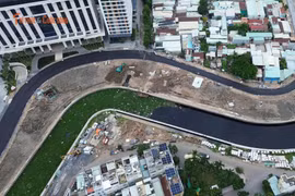 [GALLERY] Cận cảnh 1,4 km đường ven rạch Xuyên Tâm trước giờ thông xe