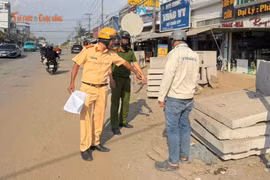 BQL dự án bị CSGT xử phạt vì... thi công bầy hầy