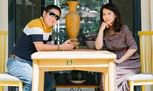 Nghệ sĩ Chí Trung hạnh phúc bên bạn gái xinh đẹp kém 17 tuổi 
