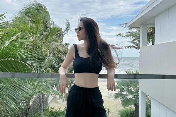 Đàm Thu Trang khoe eo thon, Cường Đô la nói một câu “mát lòng”