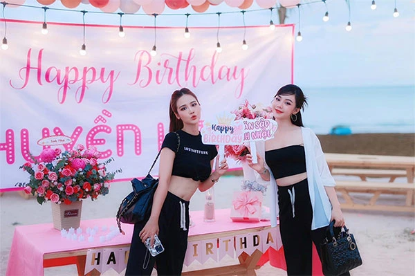 Đọ sắc đôi bạn thân trong phim mới Quỳnh Kool - Huyền Lizzie