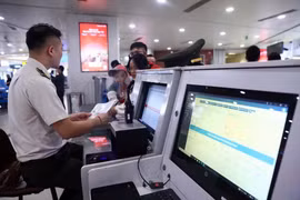 Việt Nam miễn thị thực với 6 nhóm người nước ngoài 