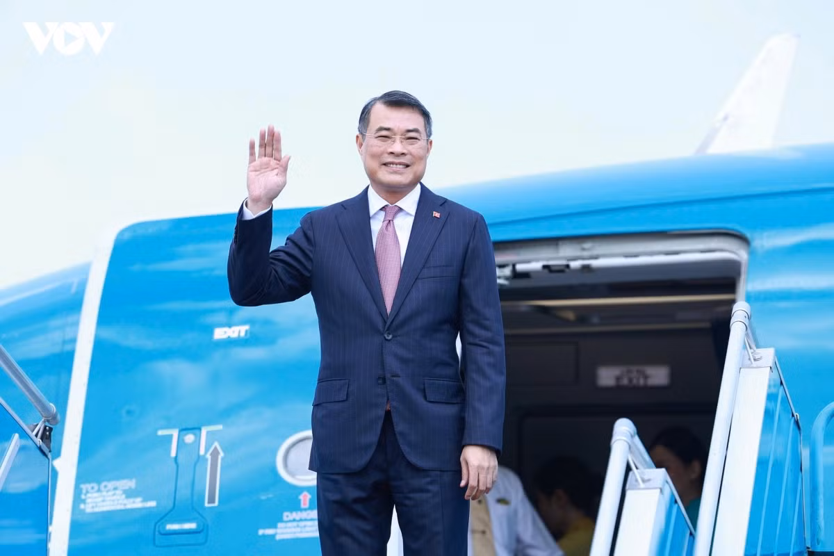 Thủ tướng Lê Minh Hưng cùng Đoàn đại biểu cấp cao Việt Nam đã rời Thủ đô Viêng Chăn, kết thúc chuyến thăm chính thức nước CHDCND Lào.