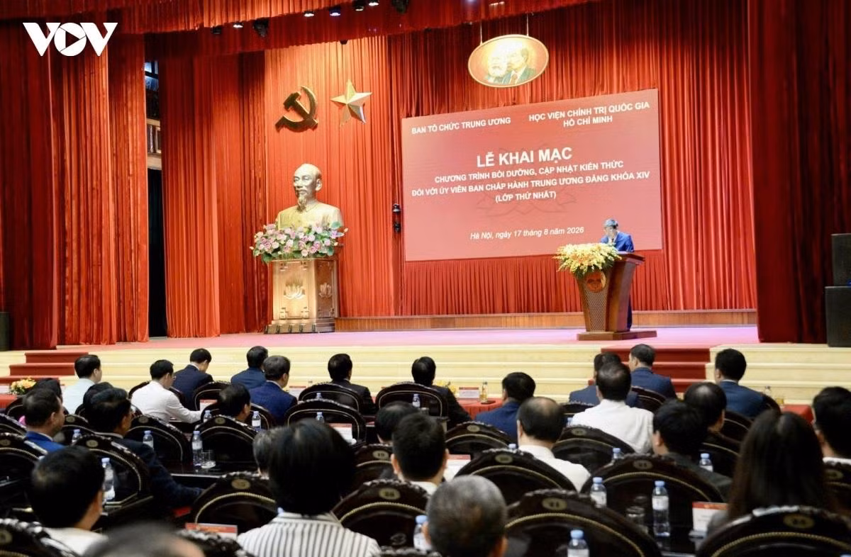 Gallery - Khai mạc lớp cập nhật kiến thức đối với Ủy viên Trung ương - image 4