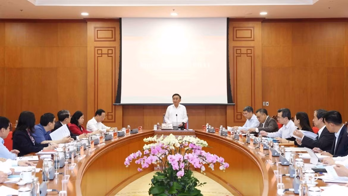 Thường trực Ban Bí thư Trần Cẩm Tú chủ trì phiên họp thứ nhất Ban Chỉ đạo Trung ương về phát triển văn hóa Việt Nam hồi tháng 3. Ảnh: TTXVN