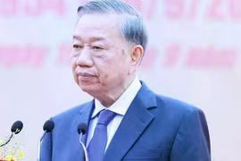 Khánh thành tượng đài 'Bác Hồ với ngày hội non sông' tại Khu di tích Đền Hùng