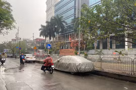 Dự án bãi đỗ xe tự động Nguyên Hồng quây rào, 'bất động' hơn 8 năm
